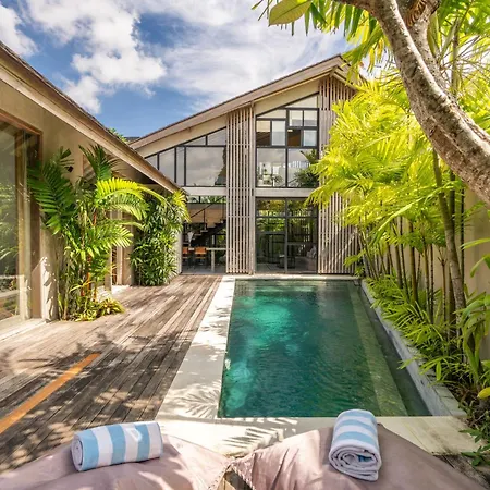 Modern Designer 2Br Villa In Central Berawa Canggu